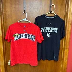Set of 2 Men’s NY Yankees T-Shirts, size Small